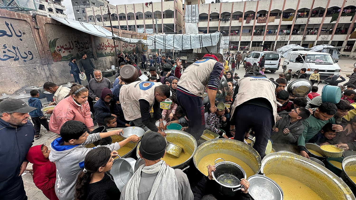 Hot meals in Gaza